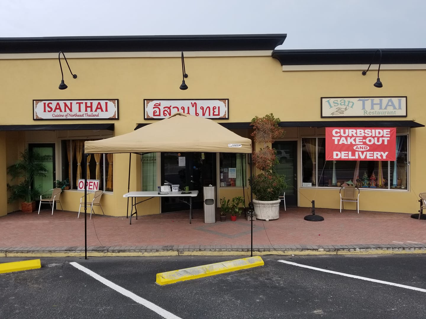 Isan Thai Restaurant storefront on South Tamiami Trail in Sarasota.